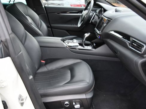 Used 2023 Maserati Levante Modena image 23
