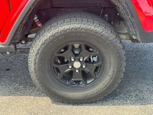 Certified 2020 Jeep Gladiator Rubicon AWD/4WD image 11