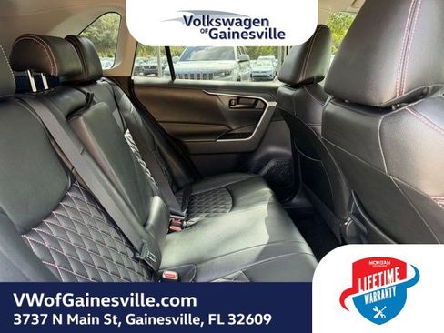 Used 2019 Toyota RAV4 LE FWD image 8