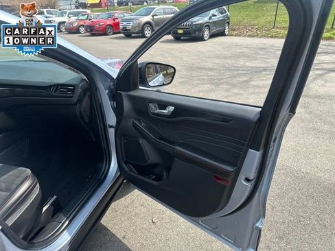 Used 2022 Ford Escape SEL w/ SEL Stealth AWD Package image 12