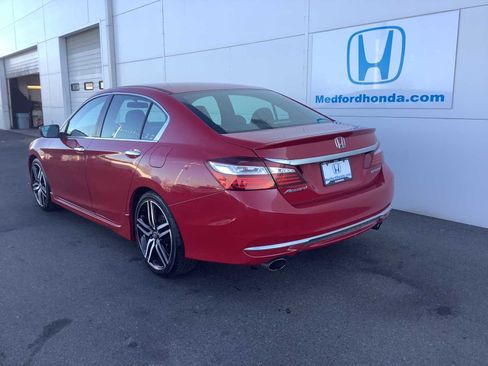 Used 2016 Honda Accord Sport image 4