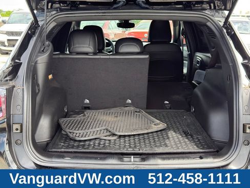 Used 2025 Jeep Compass Latitude w/ Convenience Group AWD/4WD image 11