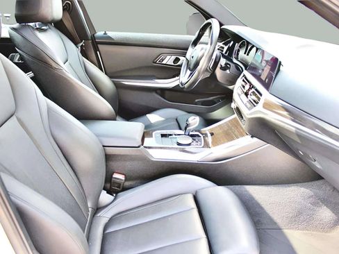 Used 2020 BMW 330i Sedan w/ Driving Assistance Package RWD image 23