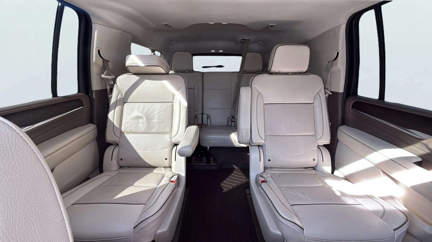 Used 2022 GMC Yukon XL Denali AWD/4WD image 16