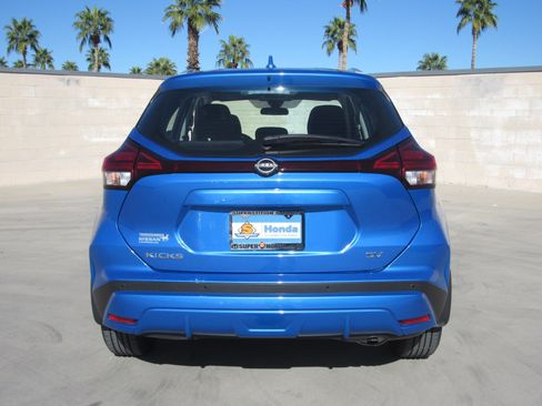 Used 2023 Nissan Kicks SV image 7