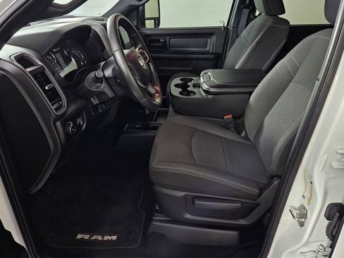 Used 2024 RAM 2500 Tradesman w/ Chrome Appearance Group image 22