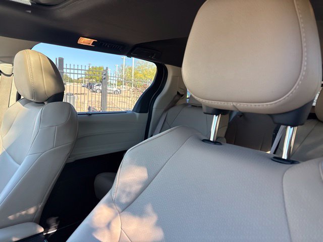 Used 2022 Toyota Sienna XLE FWD image 9