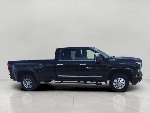 Used 2024 Chevrolet Silverado 3500 High Country w/ Technology Package AWD/4WD image 11