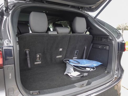 Certified 2024 MAZDA CX-90 Plug-In Hybrid w/ Premium Plus image 28