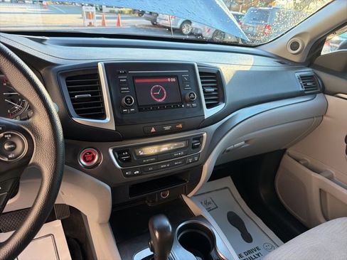 Used 2016 Honda Pilot LX image 19