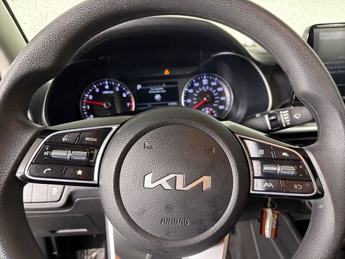 Used 2023 Kia Forte LXS image 12