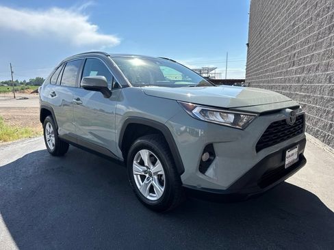Used 2021 Toyota RAV4 XLE AWD/4WD image 3