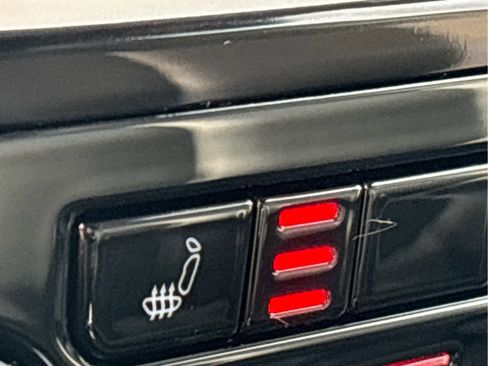 Used 2023 Jeep Grand Cherokee Limited image 17