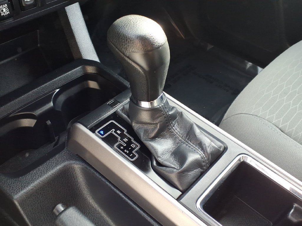 Used 2019 Toyota Tacoma SR5 AWD/4WD image 18