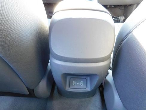 Used 2025 Hyundai Elantra SEL image 17