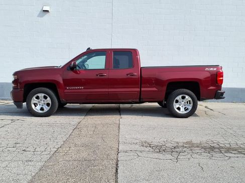 Used 2017 Chevrolet Silverado 1500 LT w/ All Star Edition AWD/4WD image 4