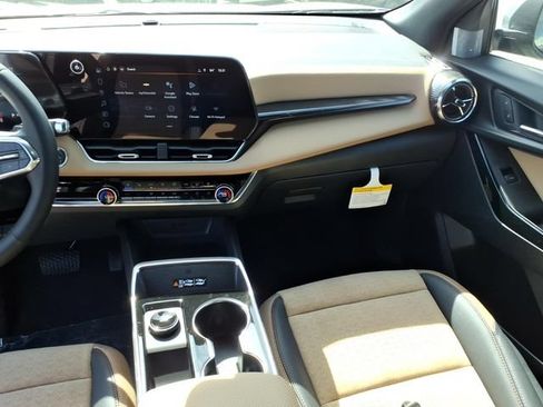 New 2026 Chevrolet Equinox ACTIV w/ Convenience Package III AWD/4WD image 14
