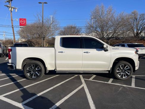 Used 2019 Chevrolet Silverado 1500 High Country w/ Technology Package image 8