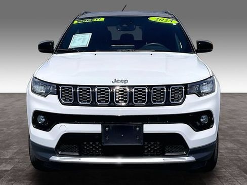Used 2025 Jeep Compass Limited AWD/4WD image 3