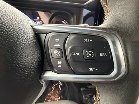 Used 2024 Jeep Wrangler Unlimited Sahara AWD/4WD image 24