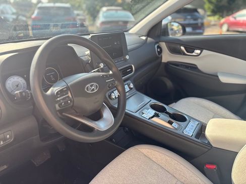 Used 2023 Hyundai Kona SE FWD image 24