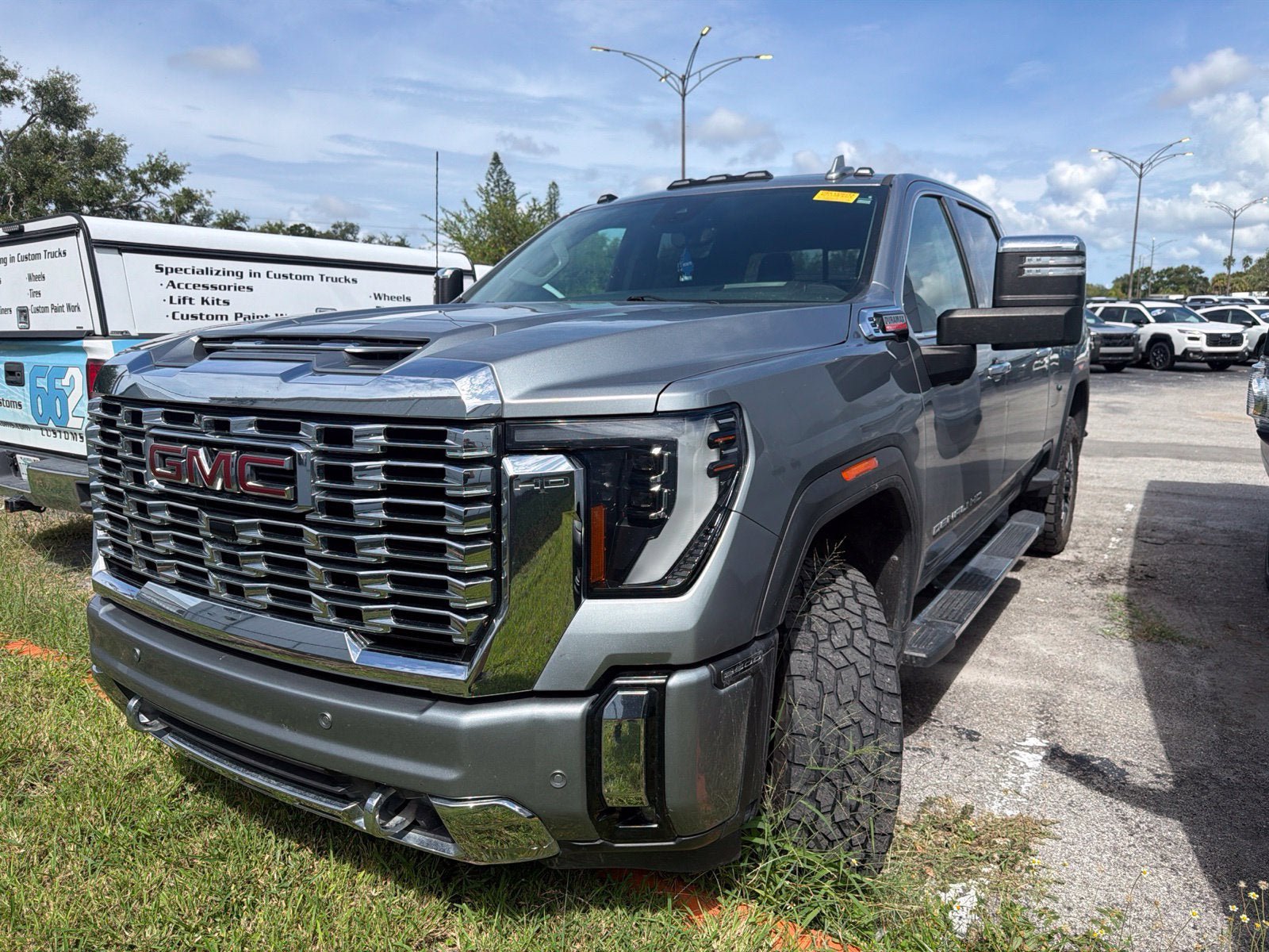 Used 2024 GMC Sierra 2500 Denali w/ Denali Reserve Package AWD/4WD image 4