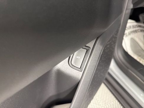 New 2026 Chevrolet Equinox LT w/ Convenience Package II FWD image 29