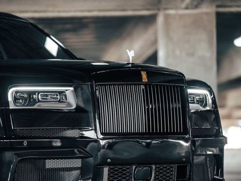 Used 2022 Rolls-Royce Cullinan w/ Cullinan Package image 10
