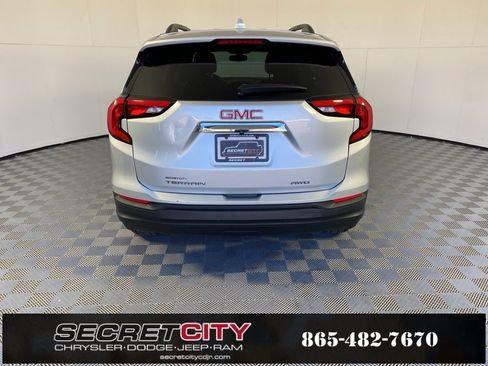 Used 2018 GMC Terrain SLE w/ Driver Convenience Package image 6