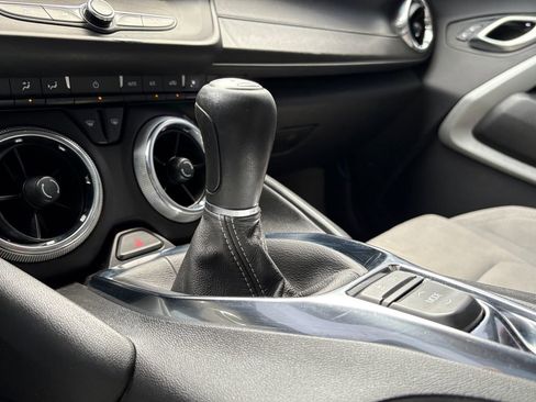 Used 2022 Chevrolet Camaro LT RWD image 25
