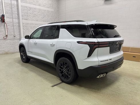 New 2026 Chevrolet Traverse LT w/ Midnight/Sport Edition AWD/4WD image 6