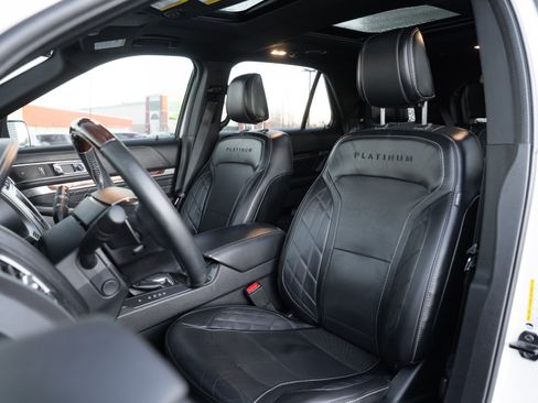 Used 2019 Ford Explorer Platinum image 21