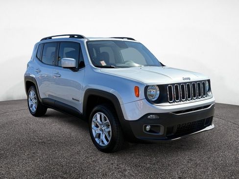 Used 2018 Jeep Renegade Latitude w/ Popular Equipment Group AWD/4WD image 7