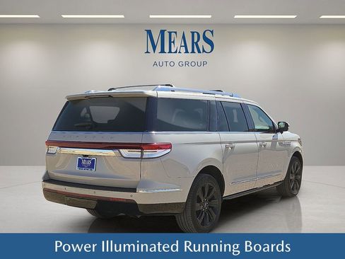 Used 2024 Lincoln Navigator L Reserve image 6