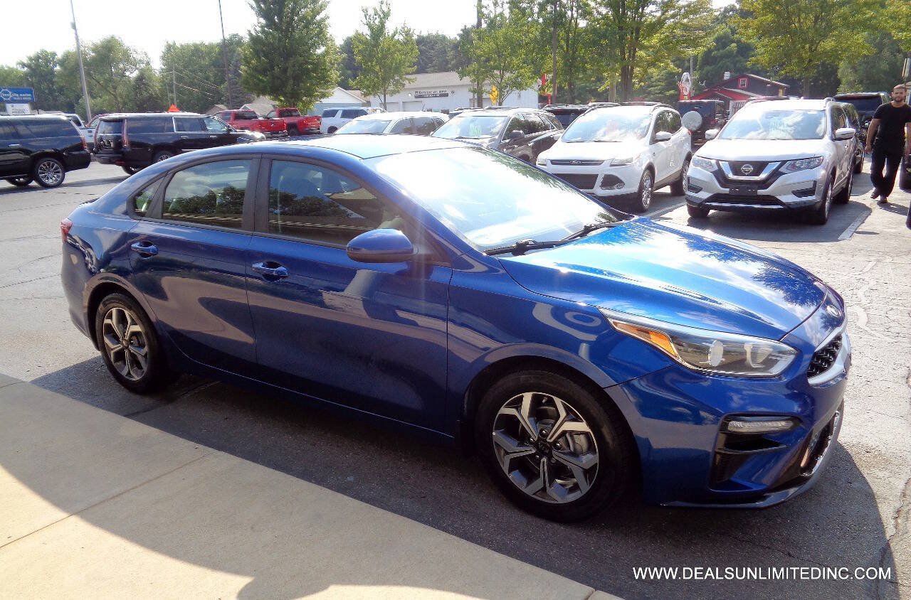 Used 2020 Kia Forte LXS FWD image 2