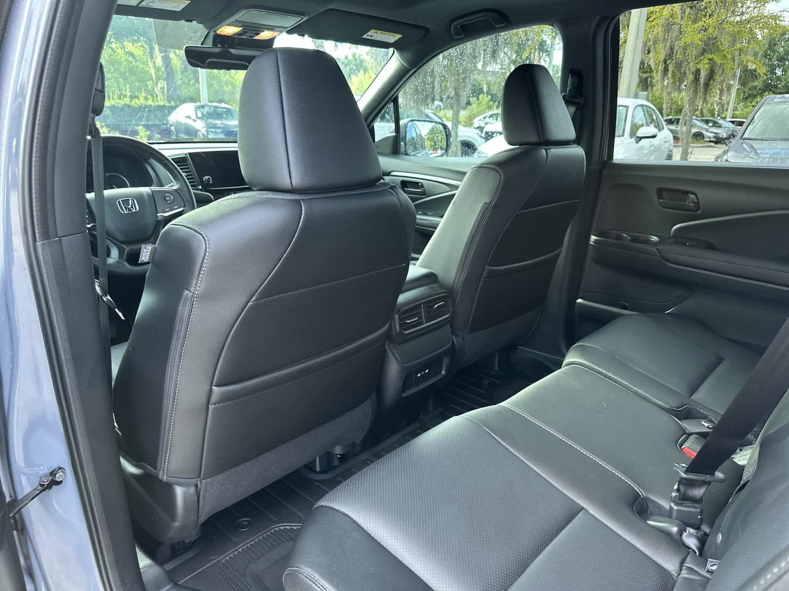 Used 2025 Honda Passport EX-L image 14