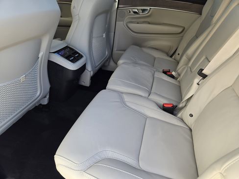 New 2026 Volvo XC90 B6 Ultra image 32