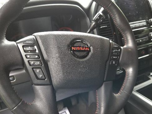Used 2021 Nissan Titan PRO-4X w/ Pro-4x Convenience Package AWD/4WD image 9
