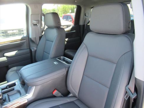 New 2026 GMC Sierra 1500 Elevation w/ Elevation Premium Package RWD image 16