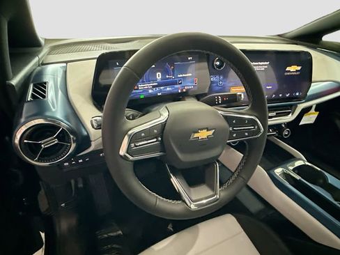 New 2026 Chevrolet Equinox EV LT image 12