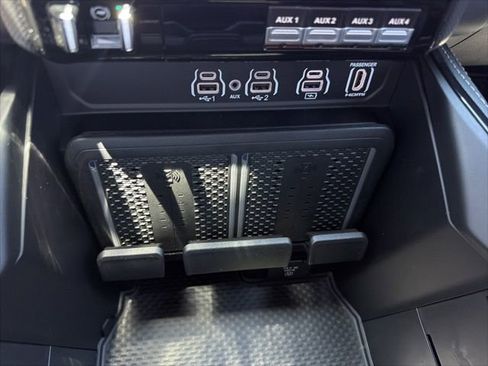 Used 2025 RAM 3500 Limited AWD/4WD image 14
