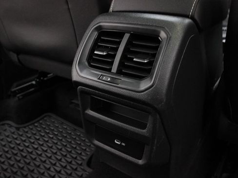 Used 2022 Volkswagen Taos SE AWD/4WD image 27