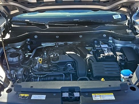 Used 2024 Volkswagen Taos SE image 10