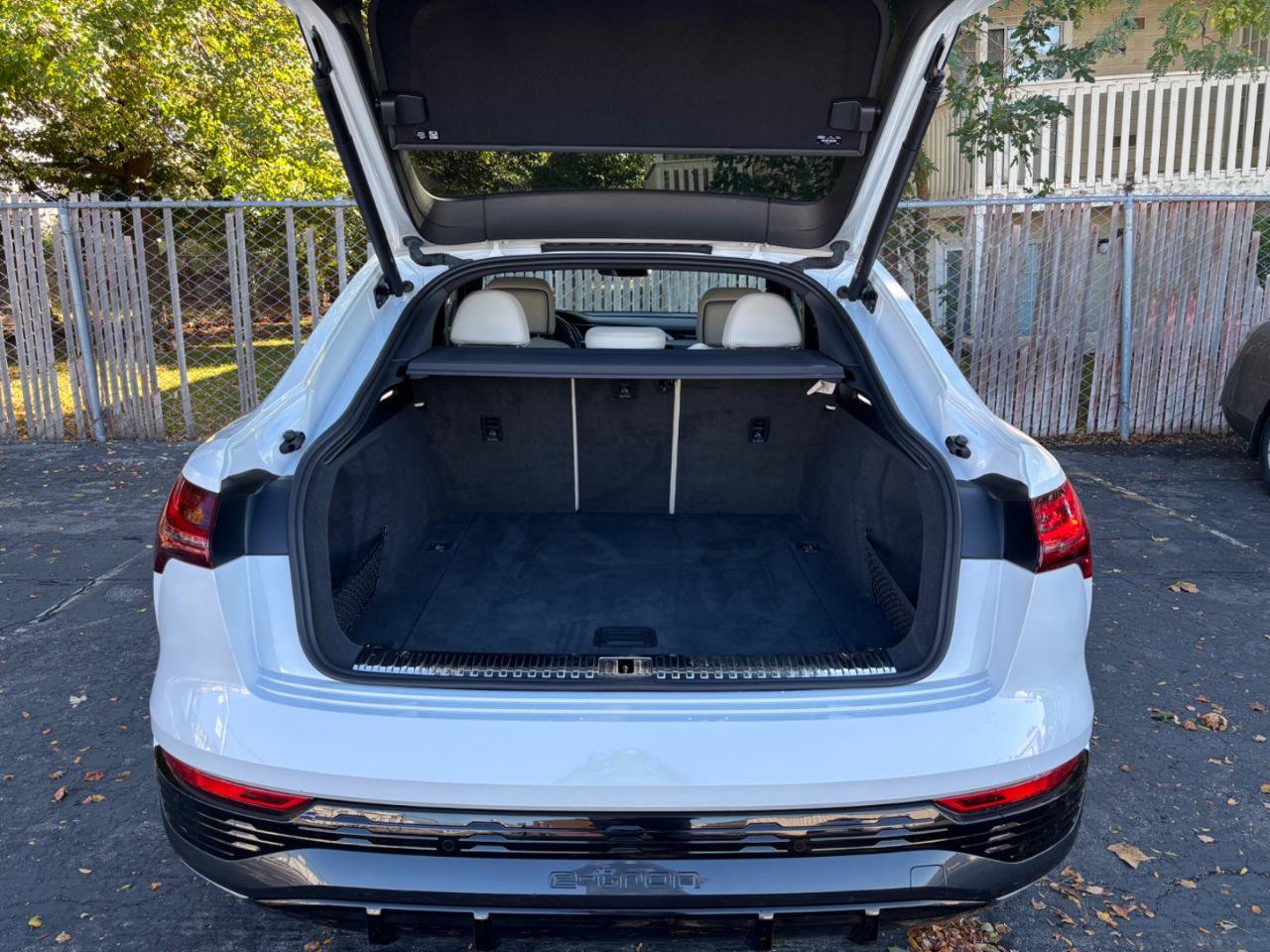 Used 2024 Audi Q8 e-tron Premium Plus AWD/4WD image 20