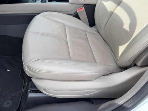 Used 2022 Lincoln Corsair Standard FWD w/ Premium Package image 26