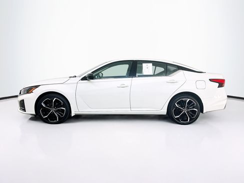 Used 2024 Nissan Altima 2.5 SR AWD/4WD image 4