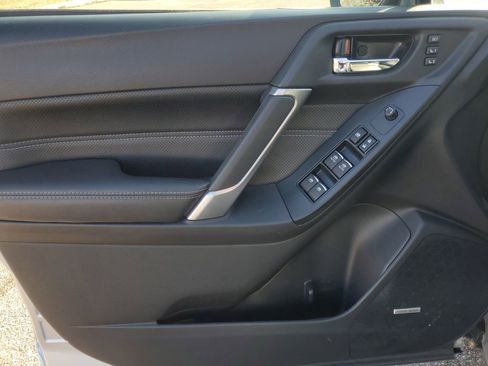 Used 2018 Subaru Forester 2.5i Touring image 11