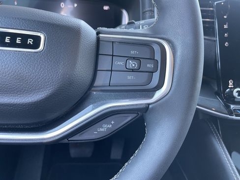 Used 2022 Jeep Wagoneer Series I image 13