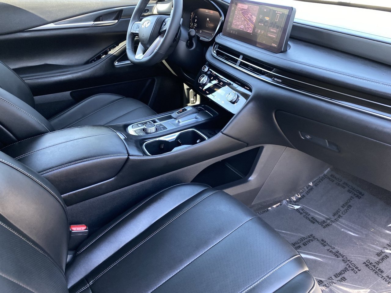 Certified 2027 INFINITI QX60 Luxe w/ Cargo Package AWD/4WD image 9