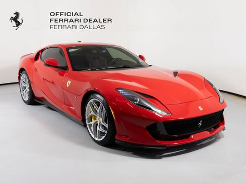 Used 2018 Ferrari 812 Superfast RWD image 1